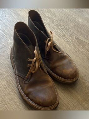 Vintage Distressed Leather Chukka Boots - Clark’s